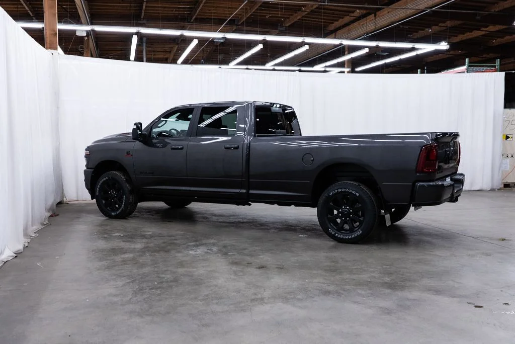 New 2026 Granite Crystal Metallic Clear-Coat Exterior Paint RAM Laramie image 4