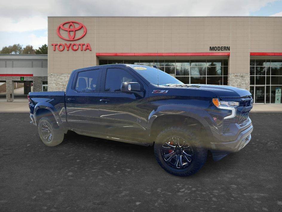 Used 2024 Sterling Gray Metallic Chevrolet High Country image 3
