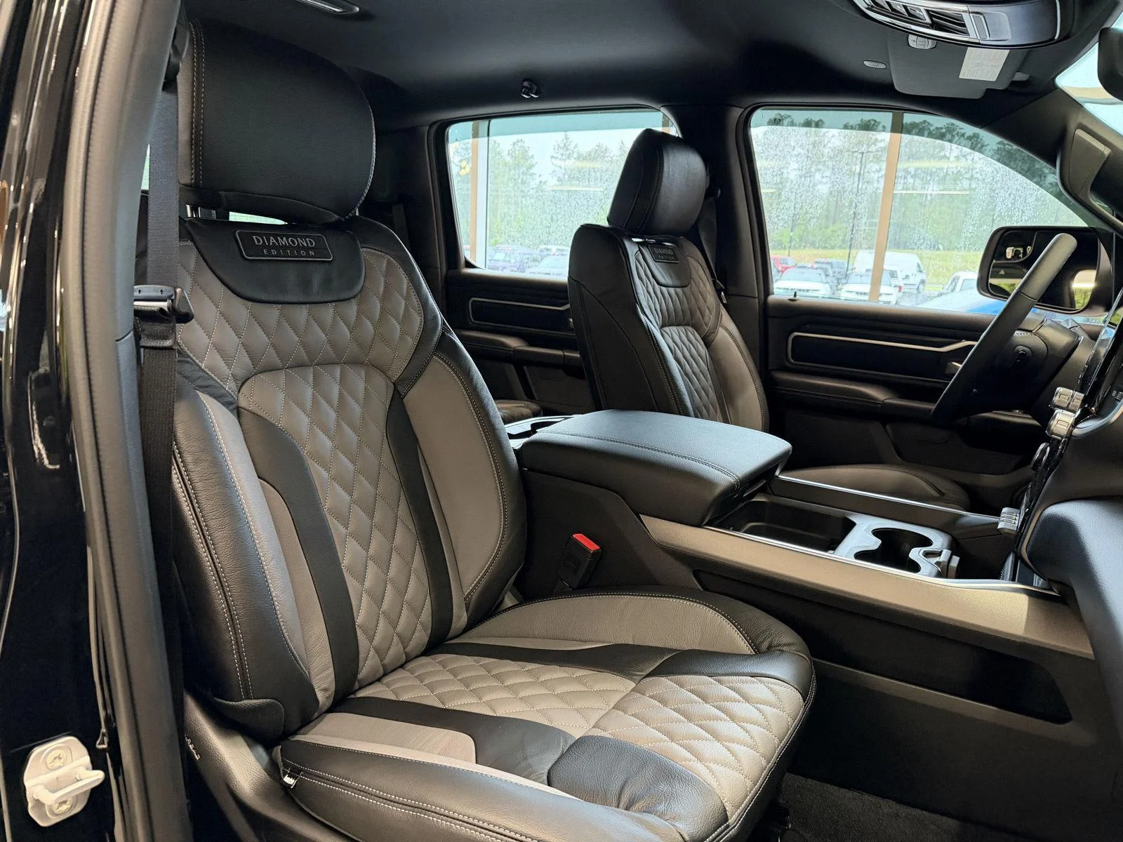 New 2026 Diamond Black Crystal Pearl-Coat Exterior Paint RAM Big Horn image 21
