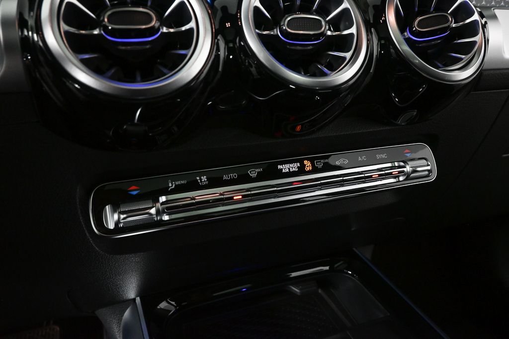 New 2026 Night Black Mercedes-Benz GLB 250 image 14