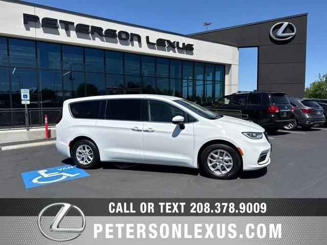 2023 Chrysler Pacifica Touring L