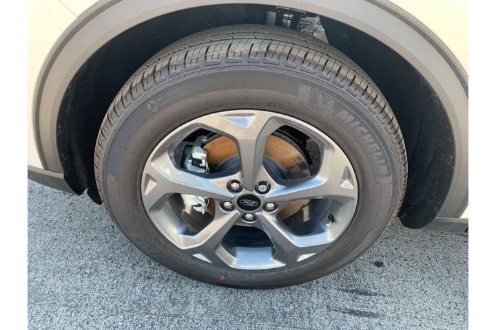 New 2025 Star White Metallic Tri-coat Ford ST-Line image 31