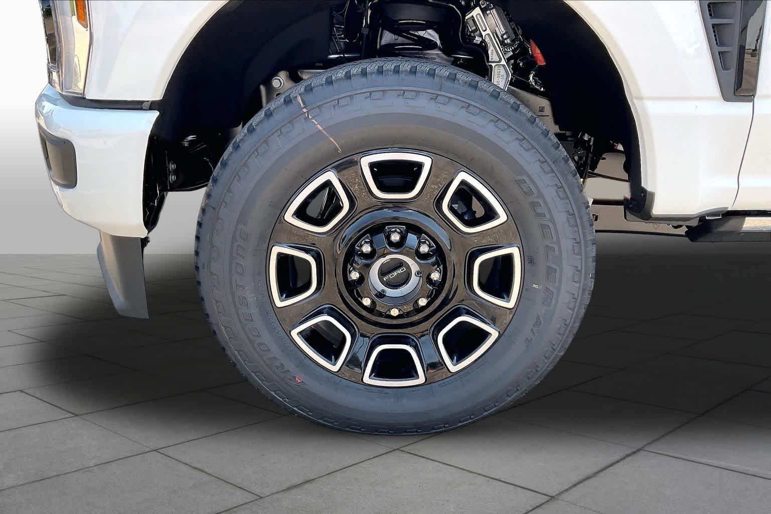 New 2026 Star White Metallic Tri-Coat Ford F-250® Platinum® image 11