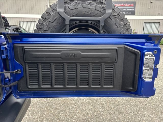 Used 2018 Ocean Blue Metallic Jeep Rubicon image 19