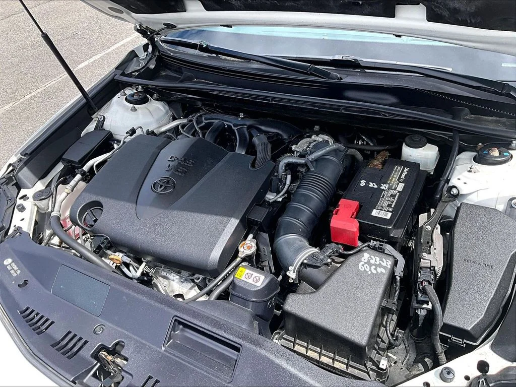 Used 2018 Black Toyota XSE V6 image 35