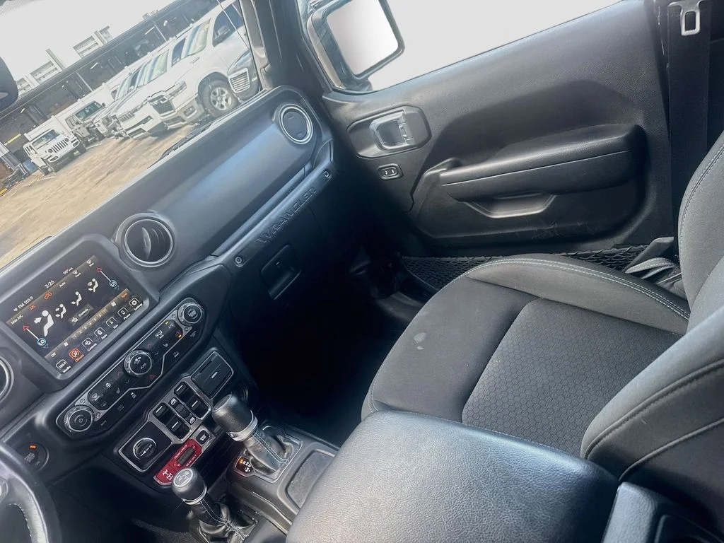 Used 2022 Black Jeep Unlimited Rubicon 4xe image 26