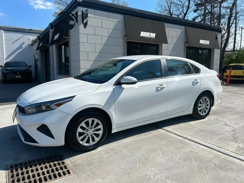 Used 2023 White Kia LX Sedan 4D image 3