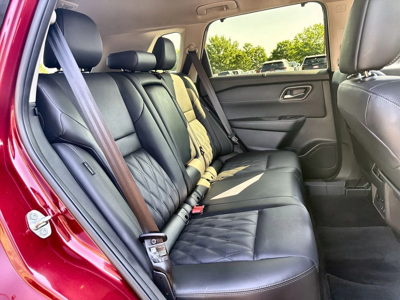 Used 2025 Red Nissan Platinum FWD image 22