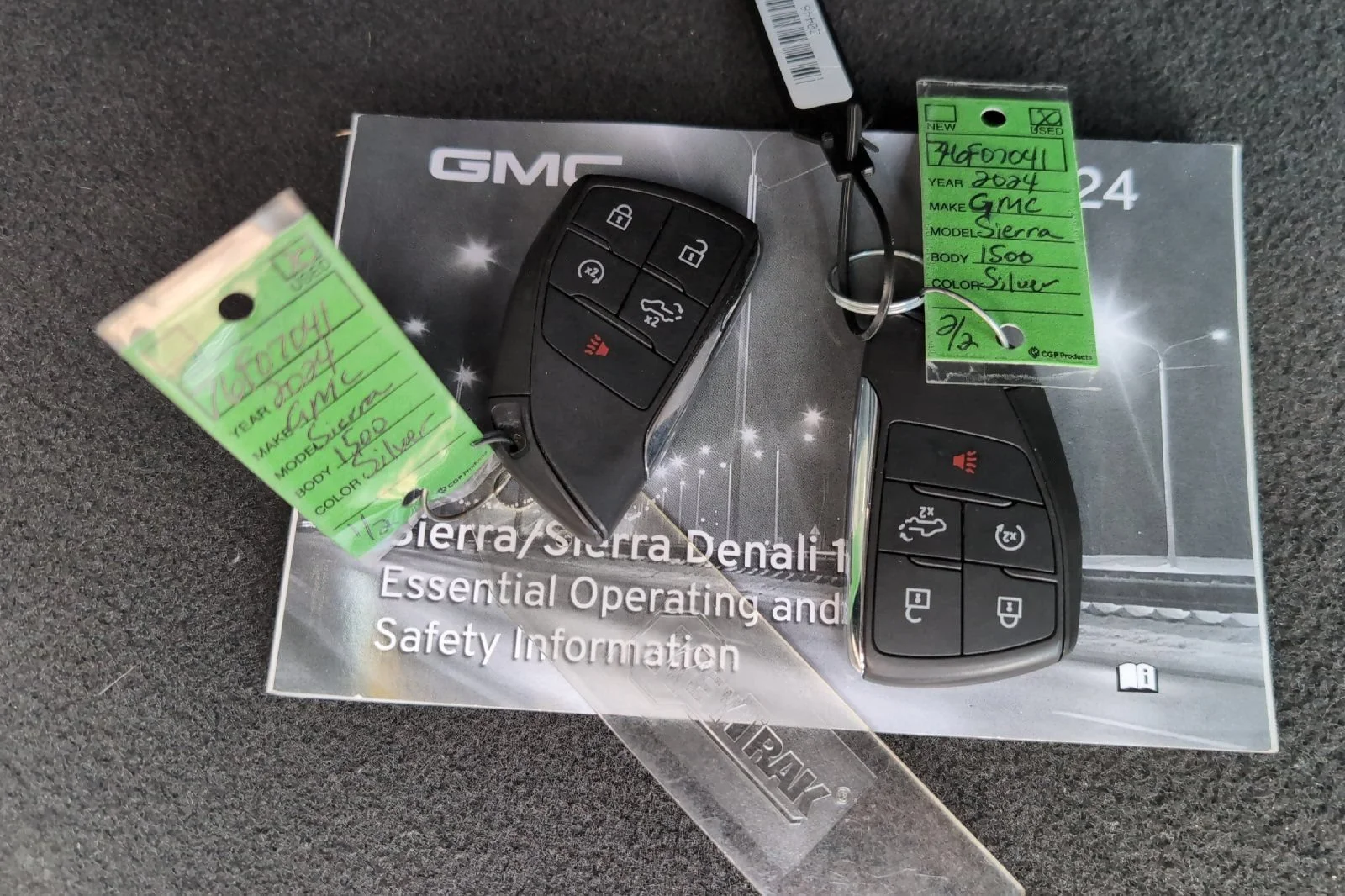 Used 2024 Sterling Metallic GMC SLT image 9