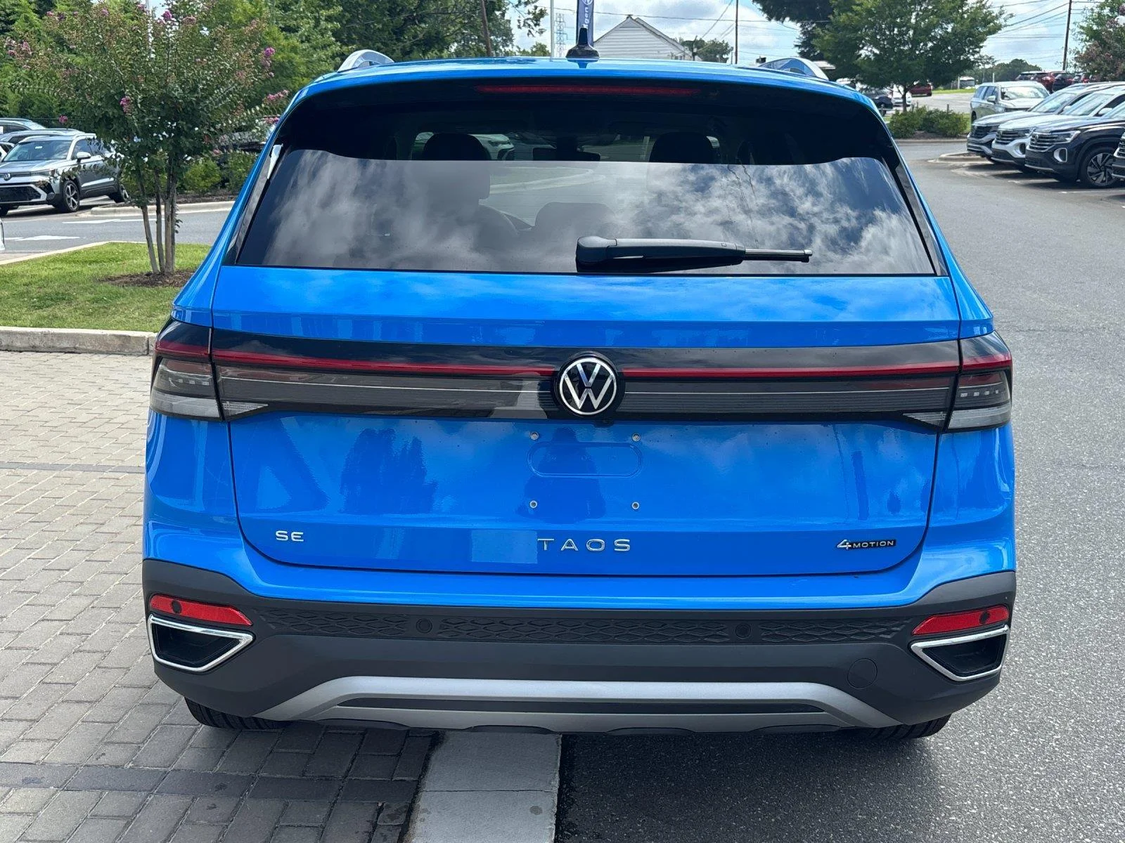 New 2026 Cornflower Blue Volkswagen SE image 4