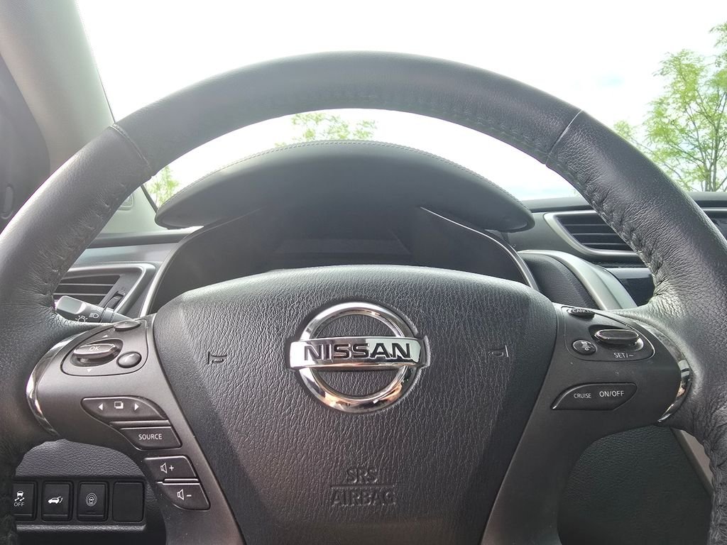 Used 2020 Cayenne Red Metallic Nissan SL image 28