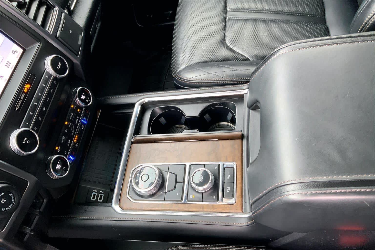 Used 2019 Magnetic Metallic Ford Platinum image 17