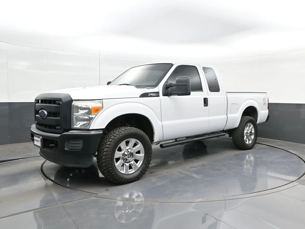 2016 Ford F-250 XL 4x4 SuperCab 8' Box's photo