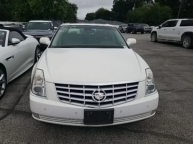 Used 2006 White Cadillac Base image 6