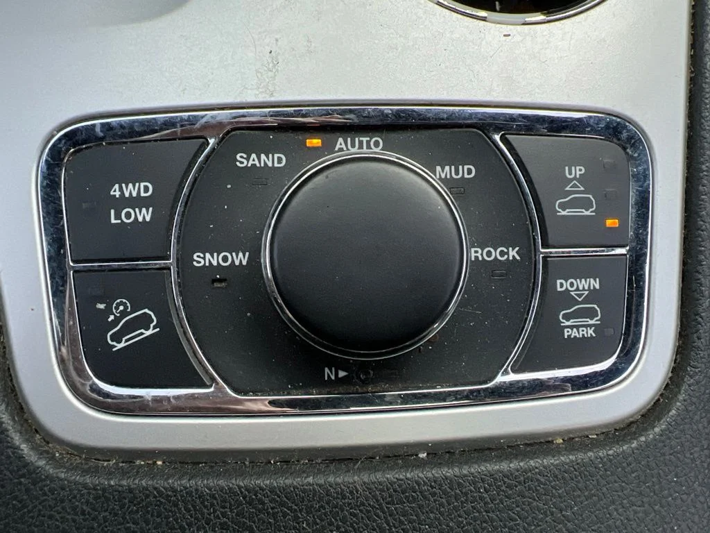 Used 2014 Black Jeep Summit image 21