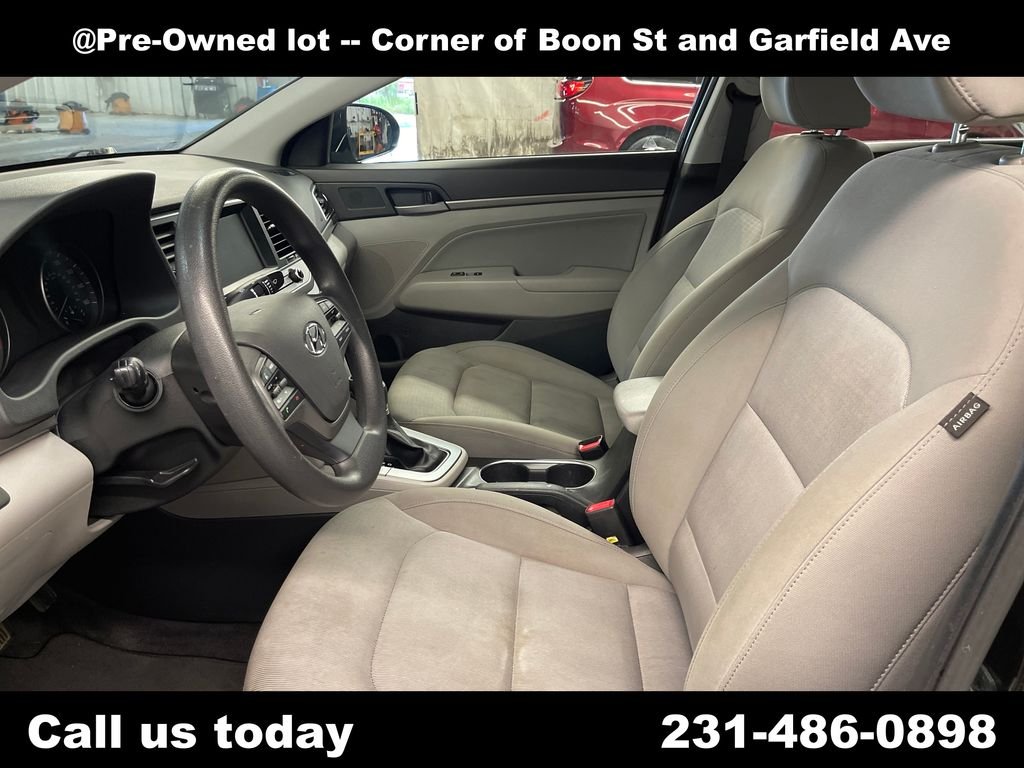 Used 2017 Black Hyundai SE image 14