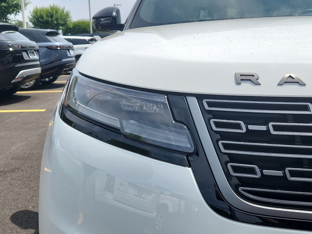 Used 2026 Fuji White Land Rover S image 9