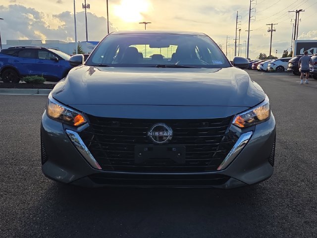 Used 2024 Gray Nissan SV image 8
