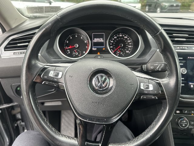 Used 2018  Volkswagen  image 21