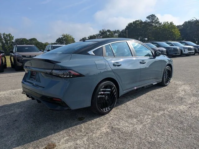New 2027 Atlantic Gray Metallic / Super Black Two-tone Nissan SR image 4