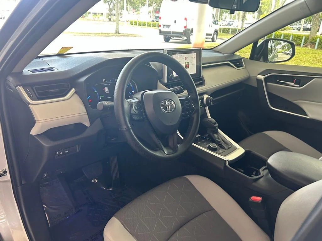 Used 2025 Silver Toyota XLE image 6