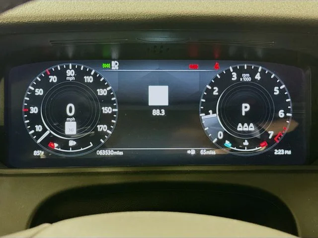 Used 2021  Land Rover S image 12