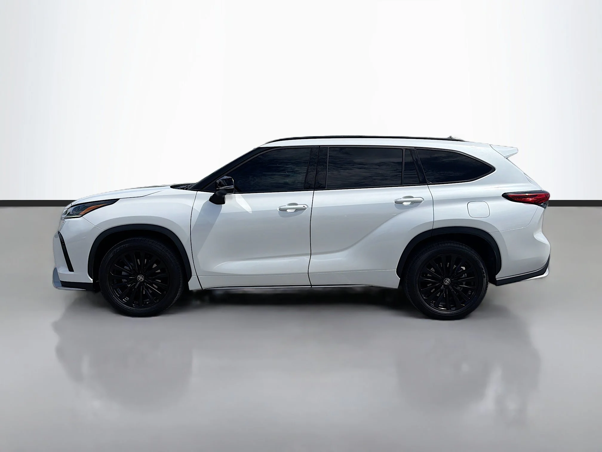 Used 2023 Pearl Toyota XSE image 2