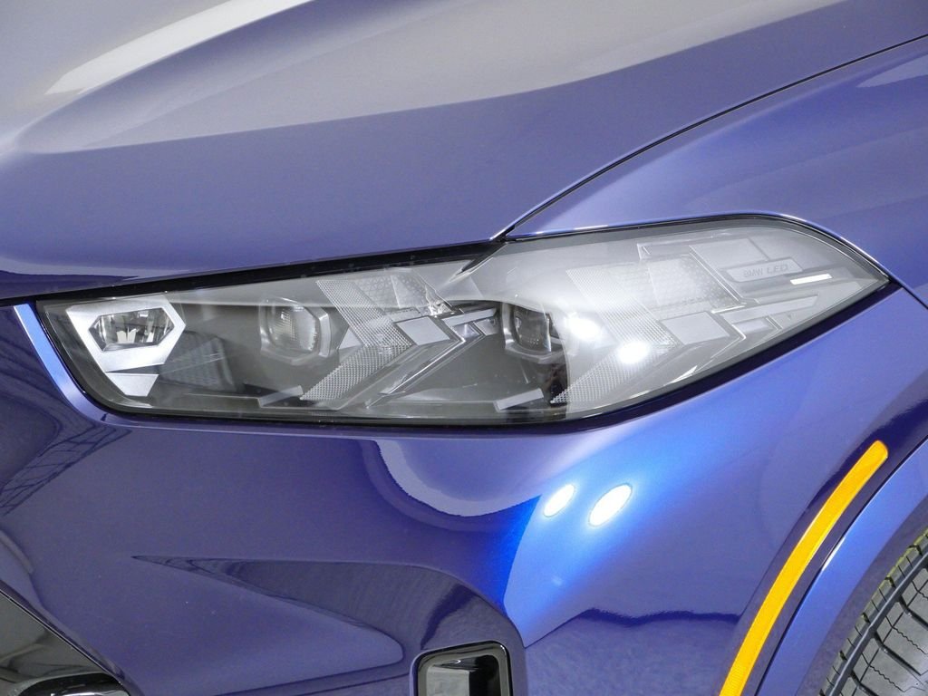 New 2026 Tanzanite Blue II Metallic BMW xDrive40i image 3