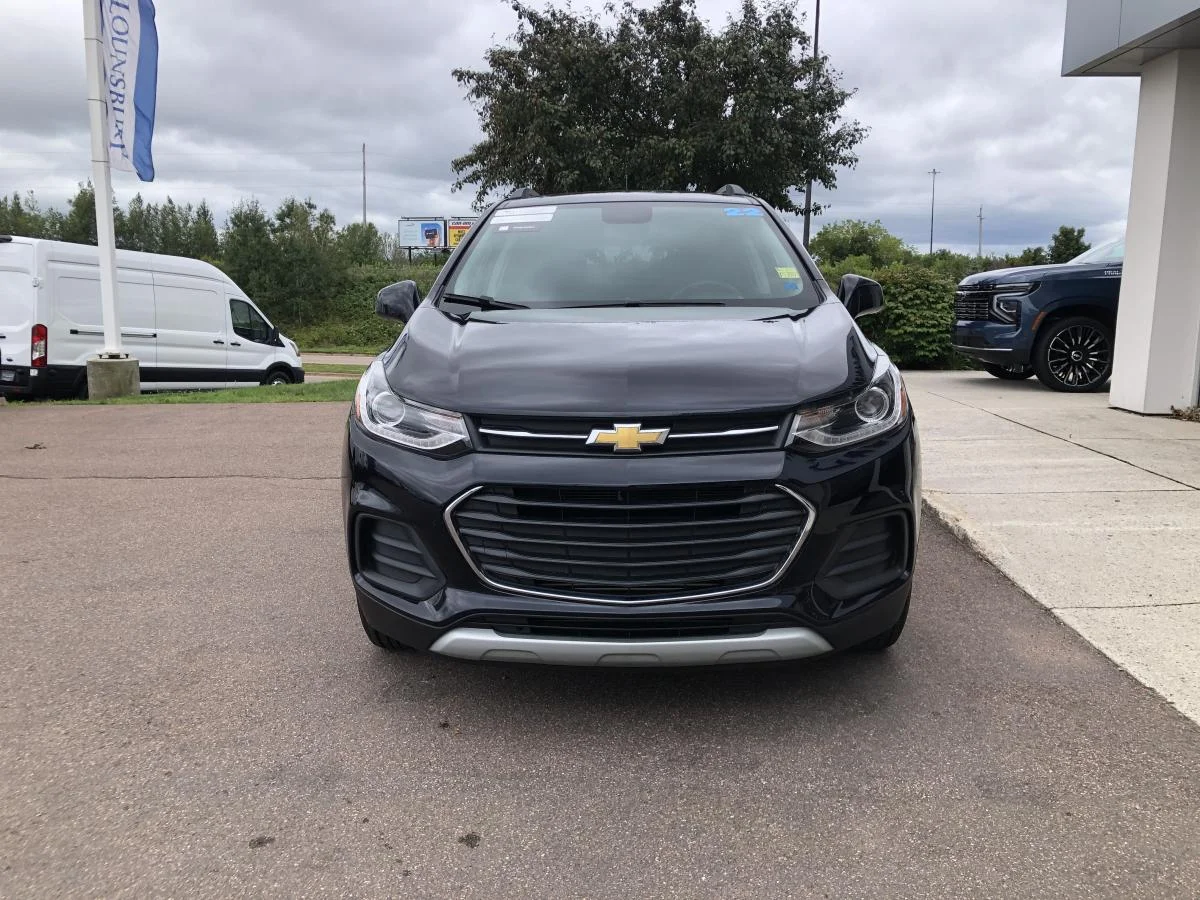 Used 2022 Blue Chevrolet Awd 4dr Lt image 4