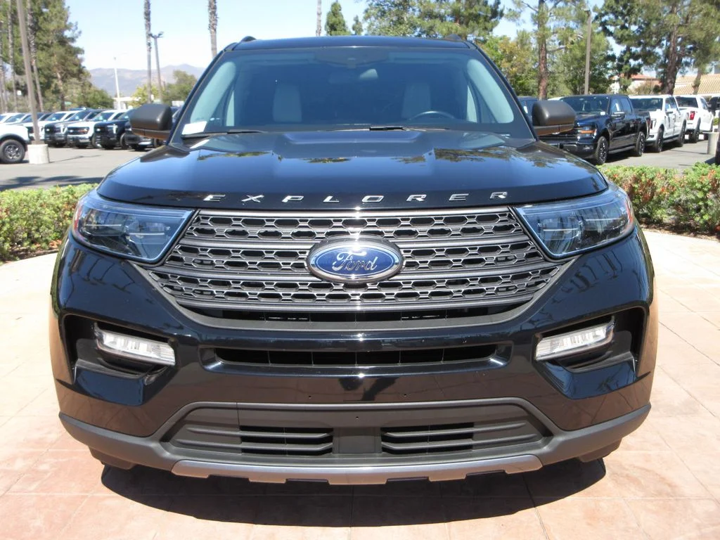 Used 2021 Agate Black Metallic Ford XLT image 7