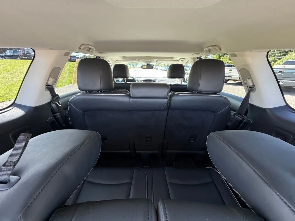 Used 2019 White INFINITI LUXE image 53