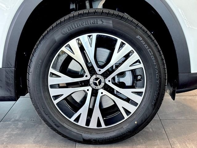 New 2026 Polar White Mercedes-Benz GLB 250 image 32