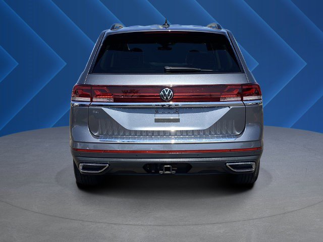 Used 2024 Gray Volkswagen 2.0T SE w/Technology image 4