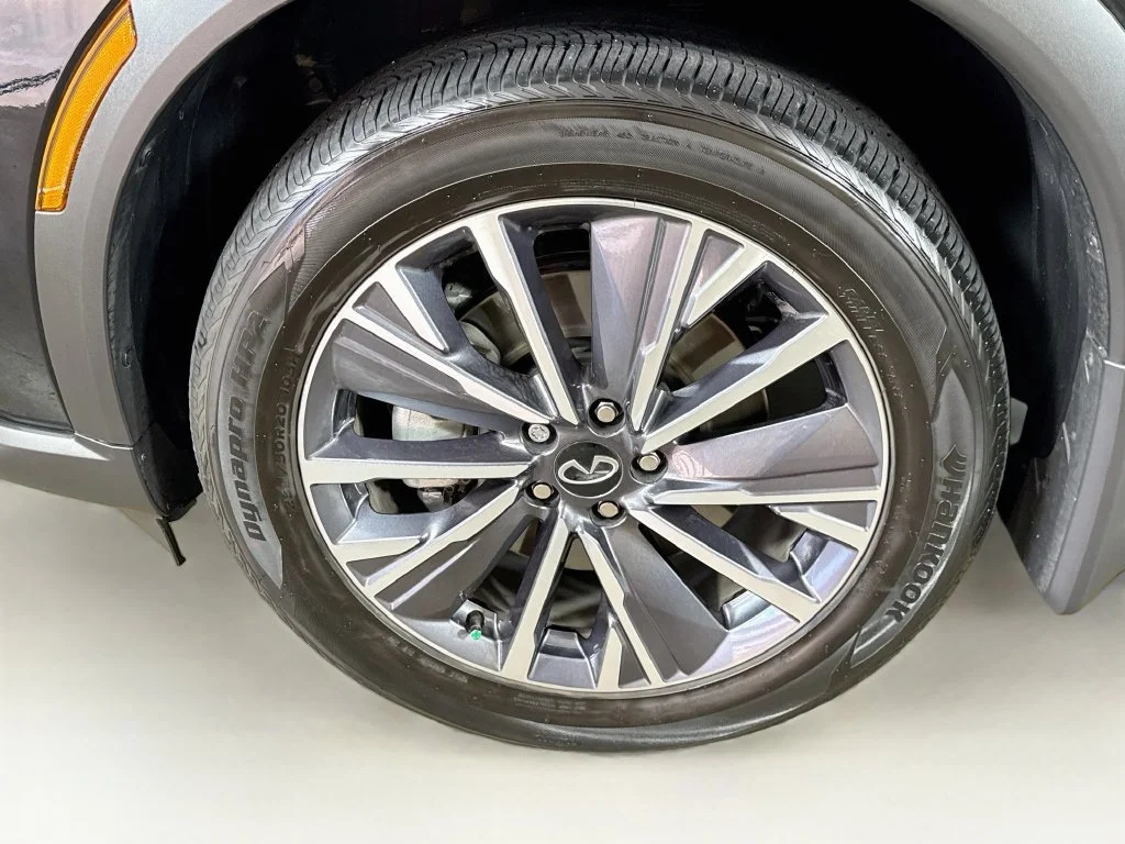 Certified Used 2027 Black INFINITI LUXE image 45