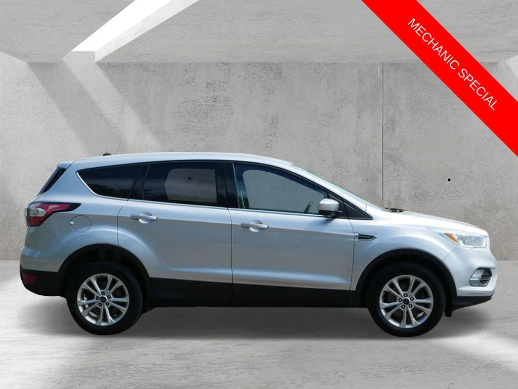 Used 2017 Ford Escape SE with VIN 1FMCU9G96HUC52491 for sale in White Bear Lake, Minnesota