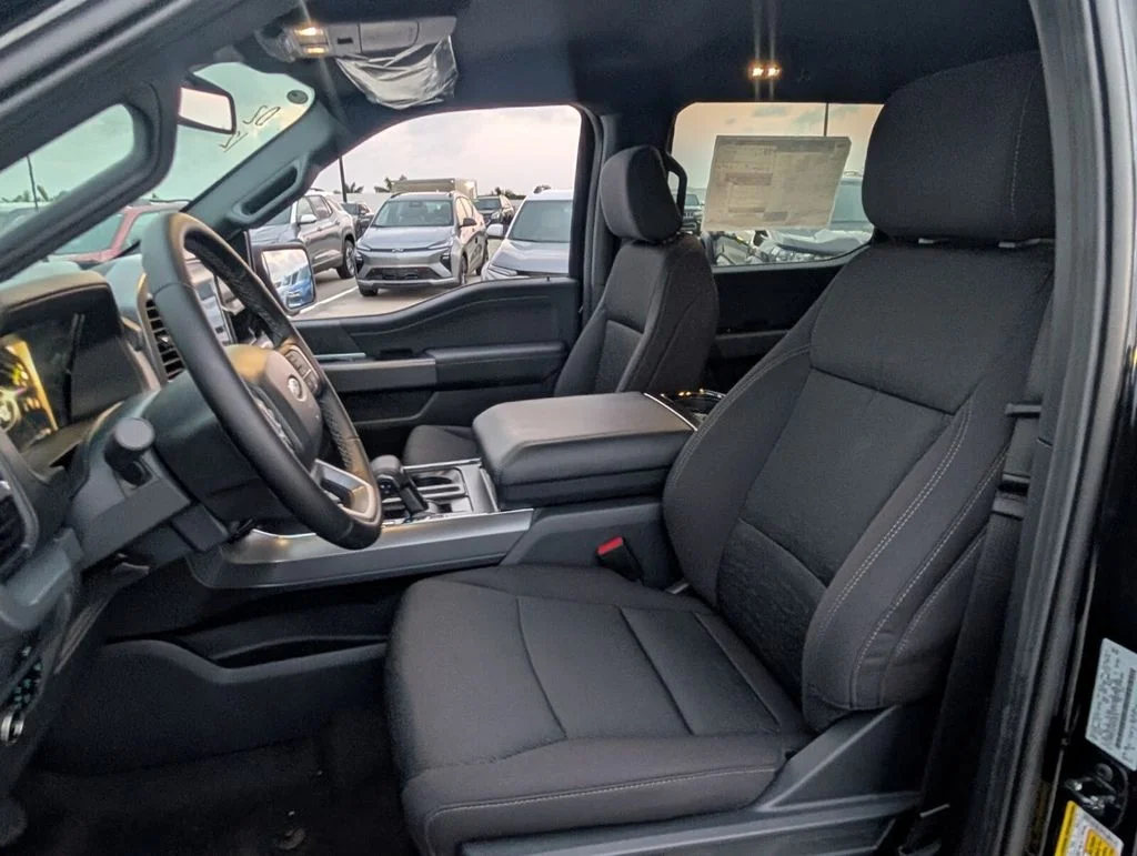 New 2026 Black Ford XLT image 5