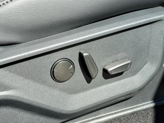 New 2026 Marsh Gray Ford Lariat image 33