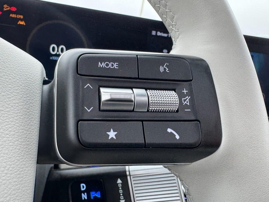 2025 Hyundai Santa Fe Limited - Photo 19