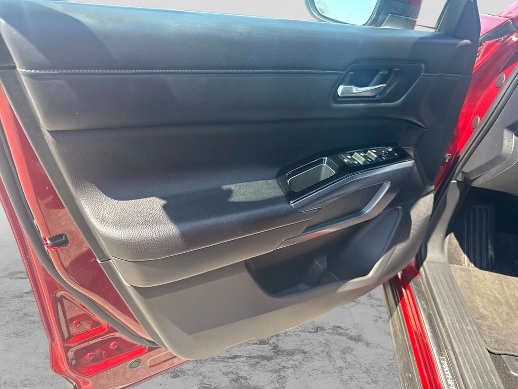 Used 2023 Red Nissan SL image 18