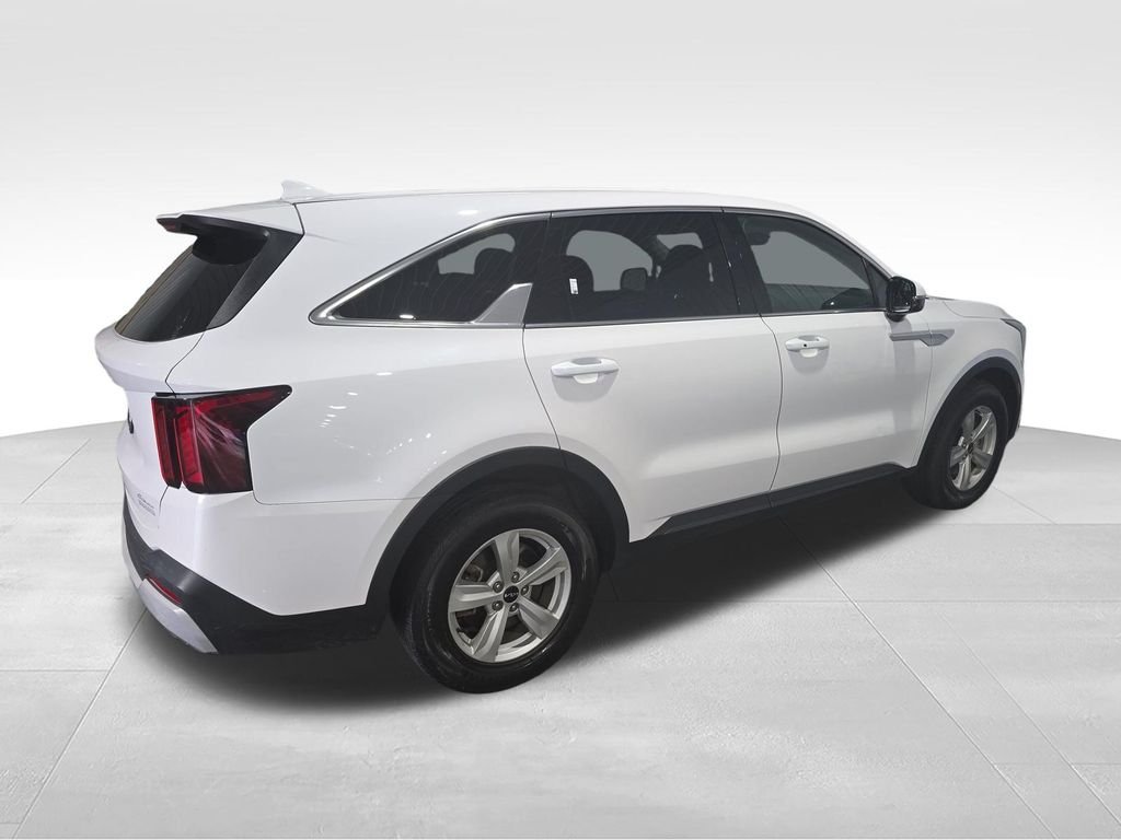 Used 2024 White Kia LX image 6