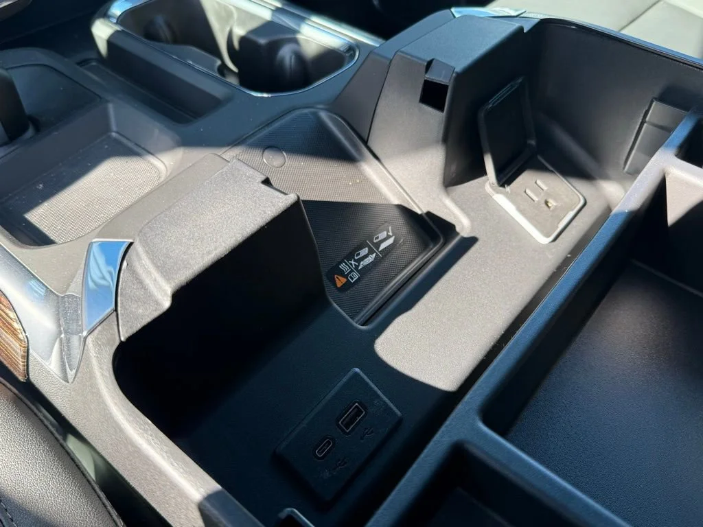 New 2026 Summit White GMC Elevation image 24