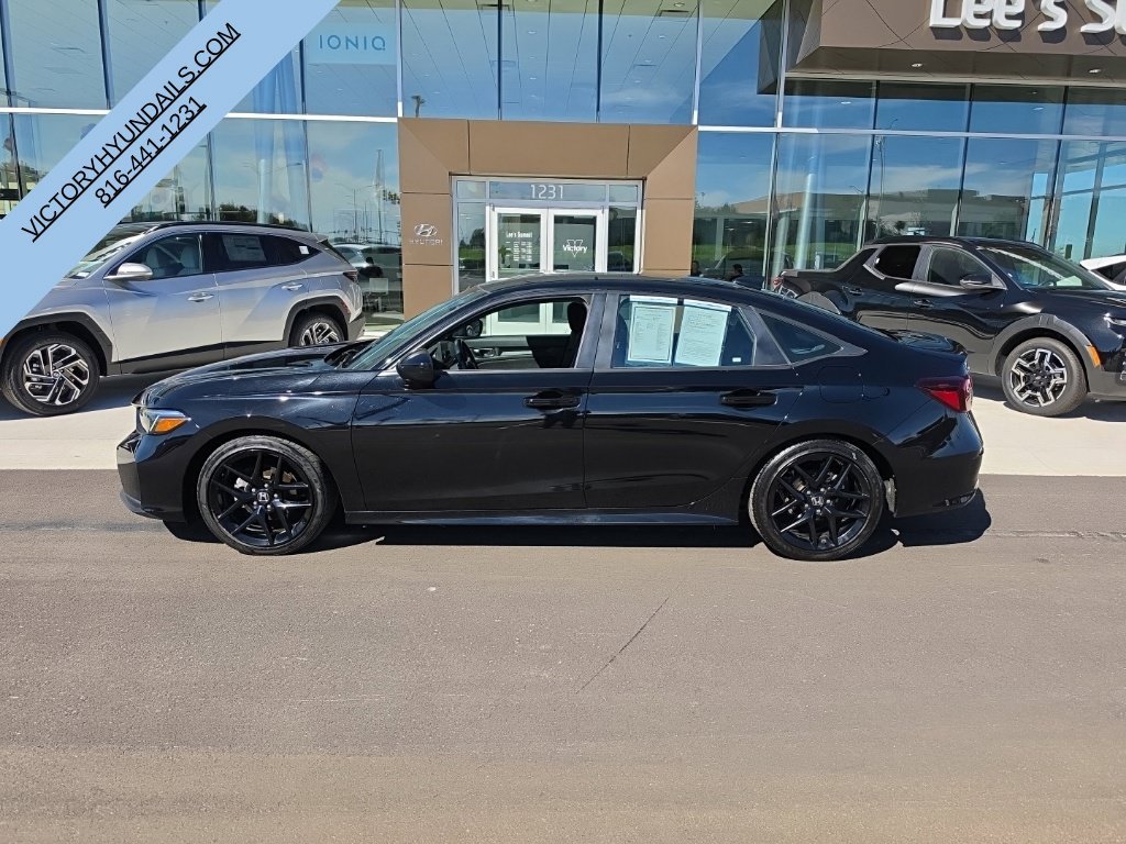 Used 2025  Honda Sport image 2