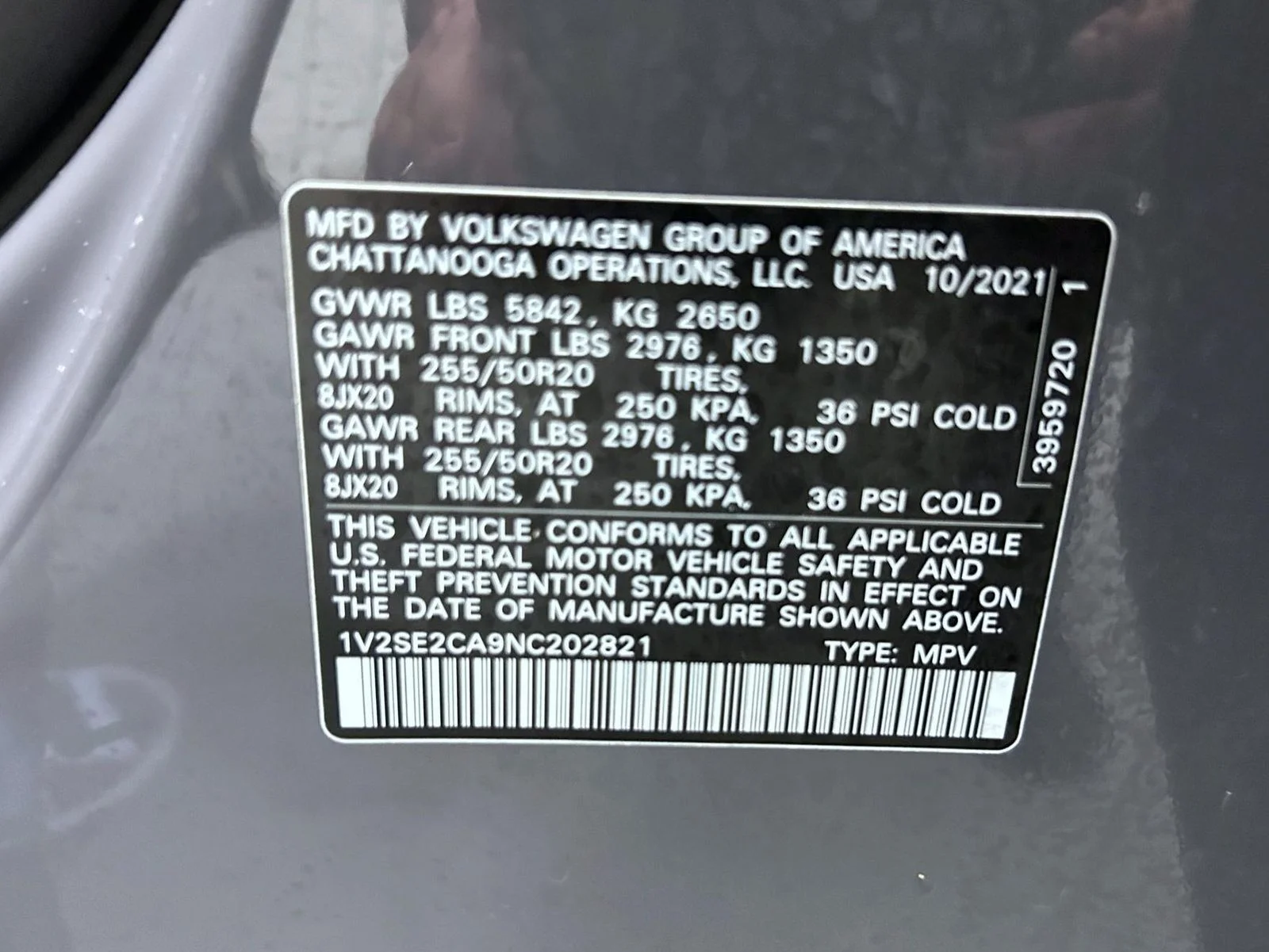 Used 2022 Gray Volkswagen 3.6L V6 SEL R-Line image 25
