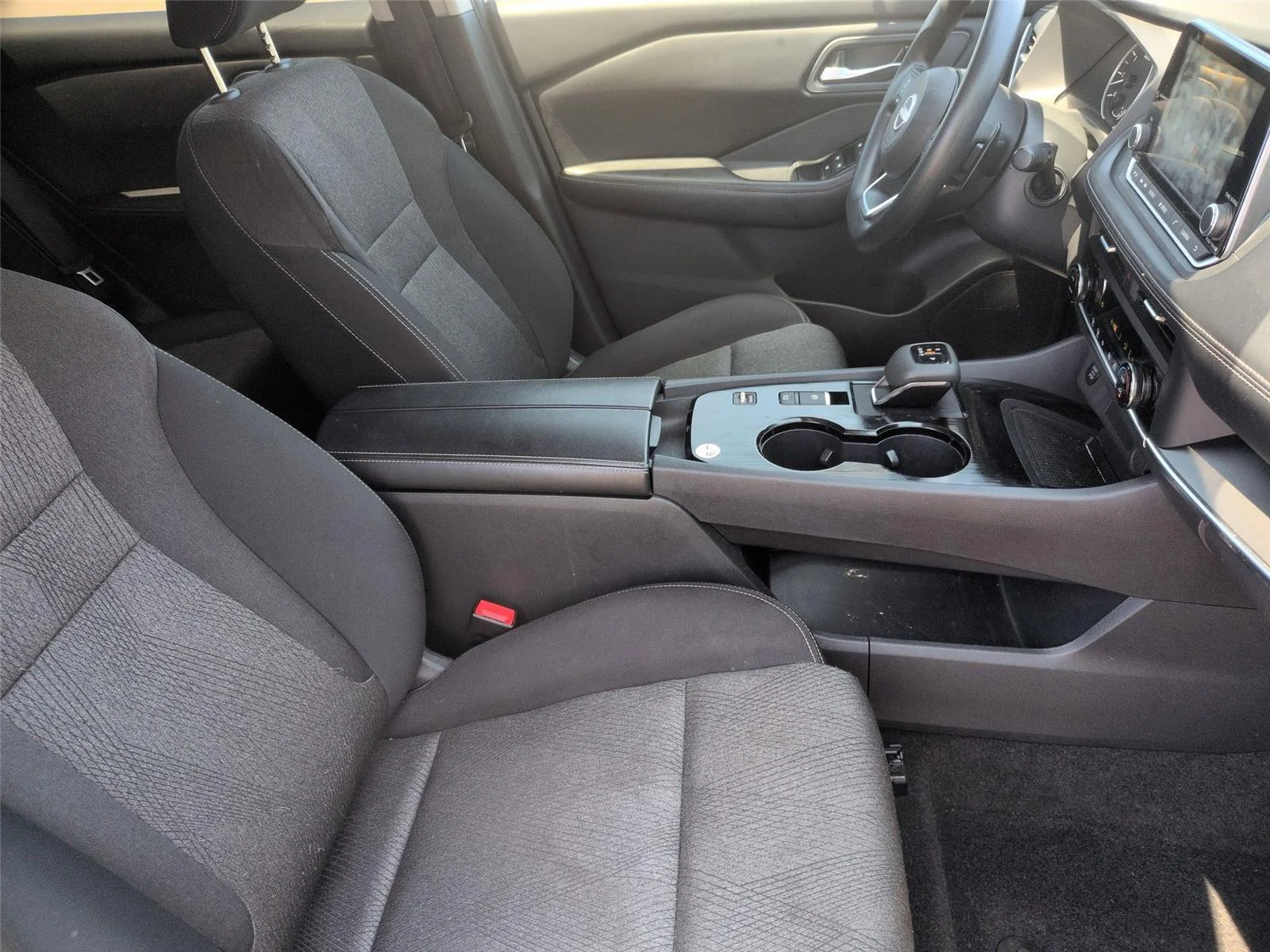 Used 2024 Everest White Pearl Nissan SV image 36