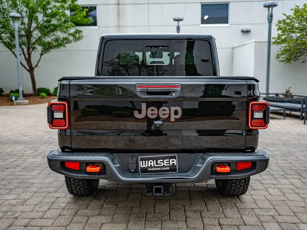 Used 2021 Black Clearcoat Jeep Mojave image 6