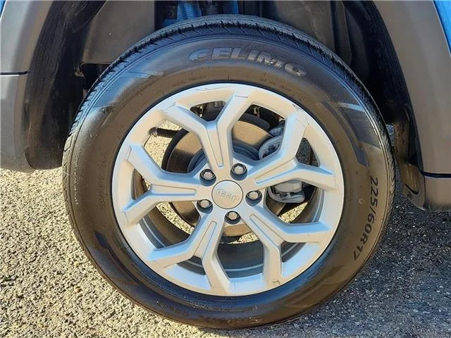 Used 2024 Blue Jeep Latitude 4x4 image 7