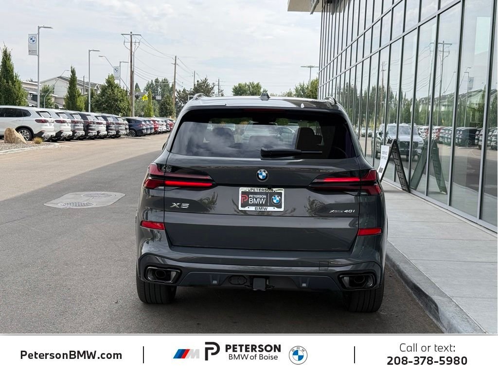 New 2026 Dravit Grey Metallic BMW xDrive40i image 4