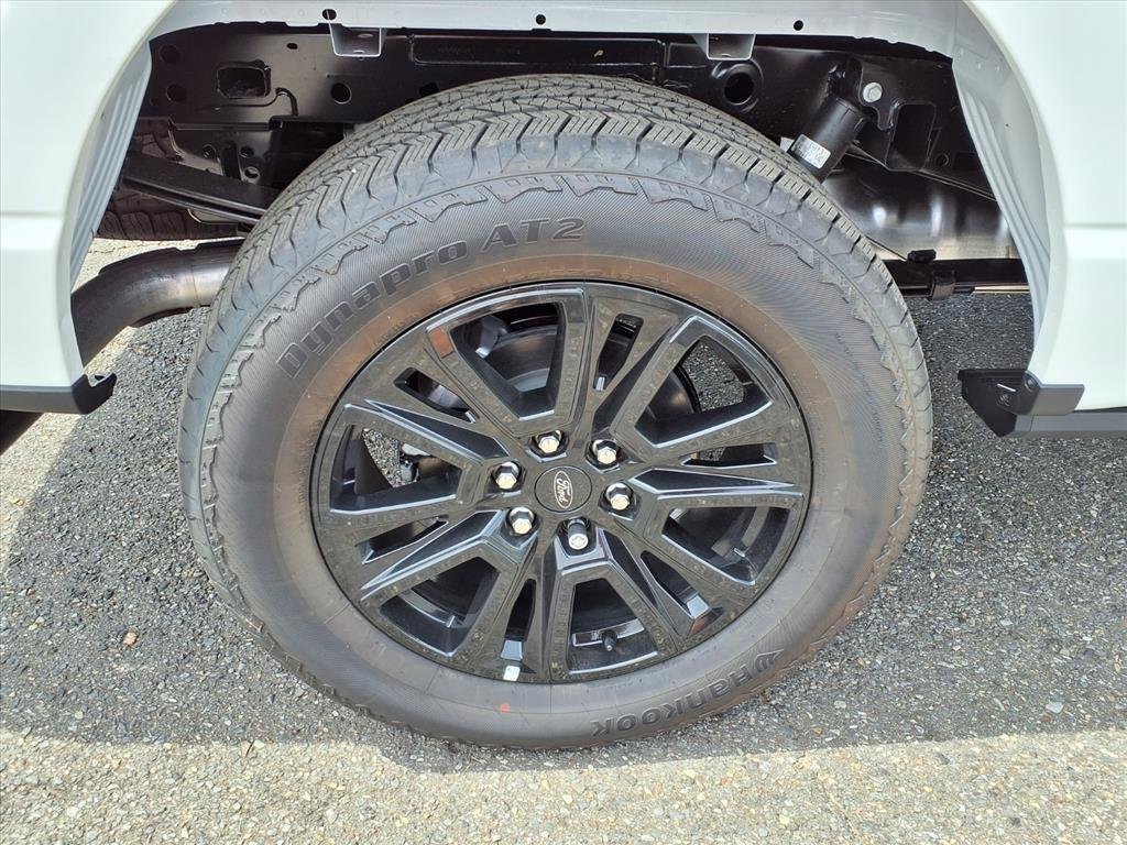 New 2025 Star White Metallic Tri-Coat Ford Platinum image 23