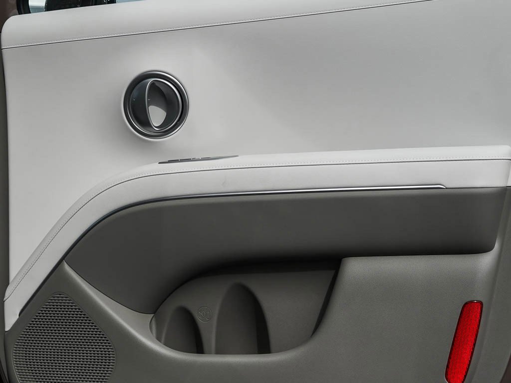 New 2026 Creamy White Pearl Hyundai SEL 7P AWD image 10