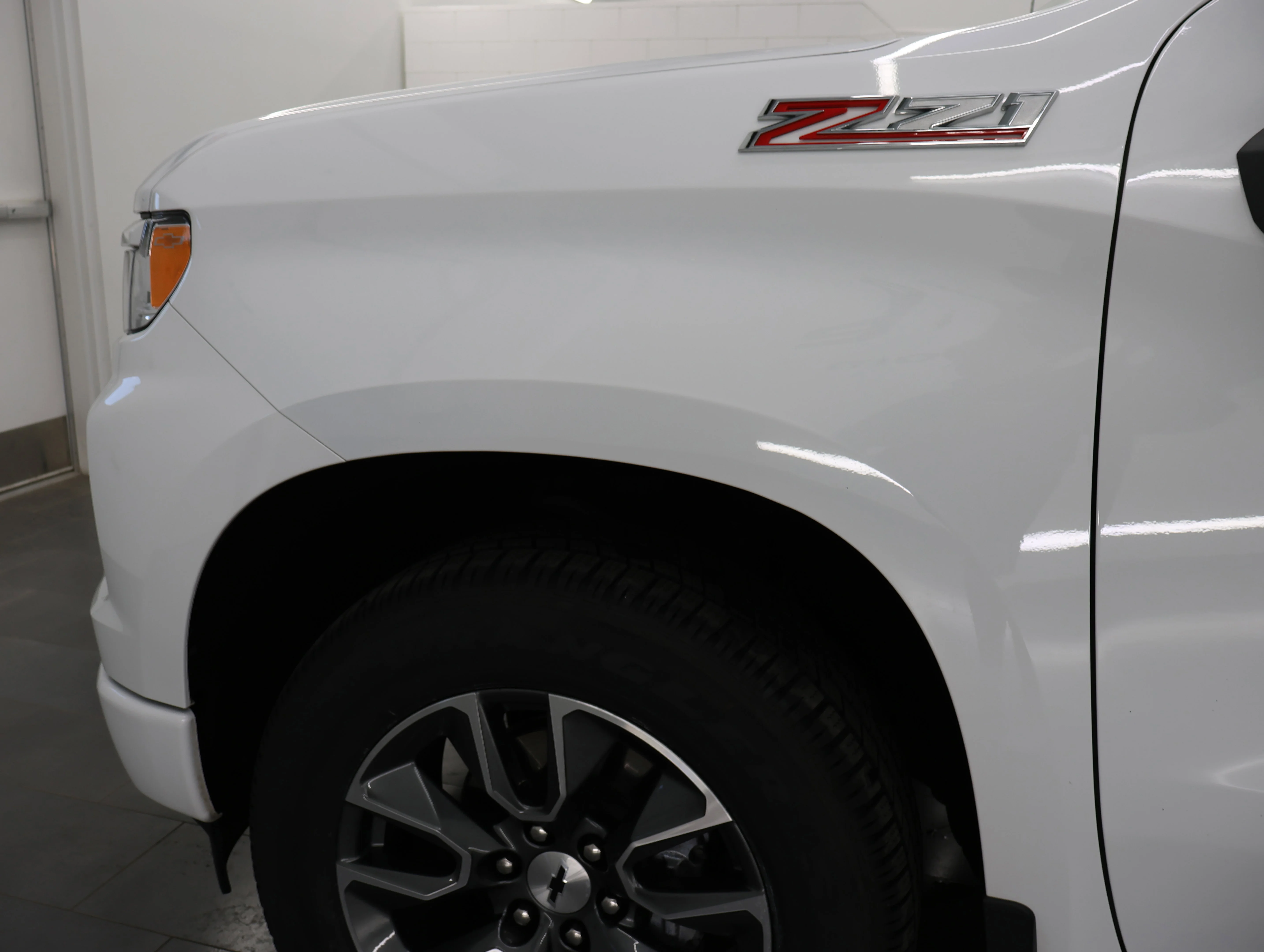 Used 2023 Summit White Chevrolet RST image 31